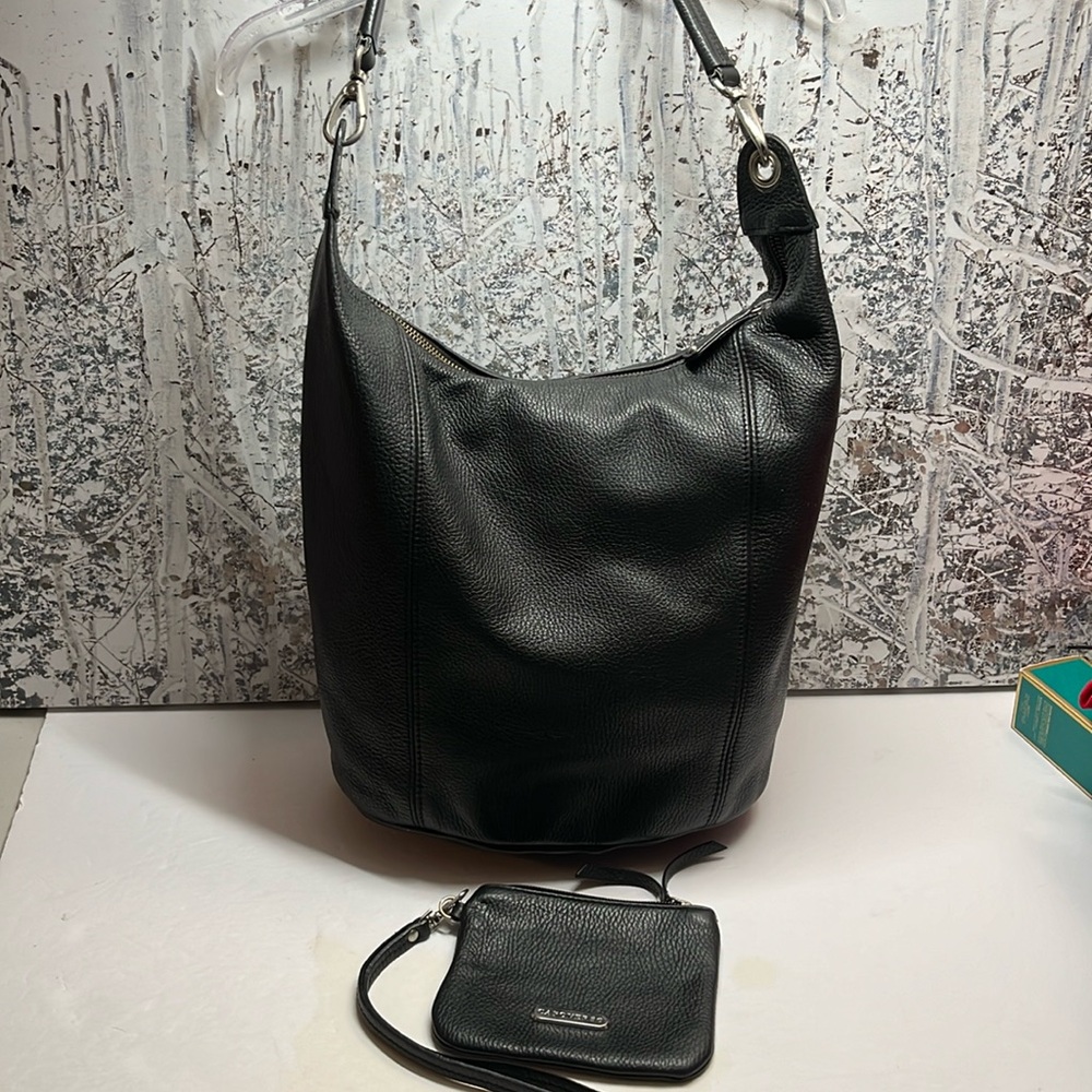 Capoverso Black Leather Pebbled Leather Bucket Bag w/Wristlet